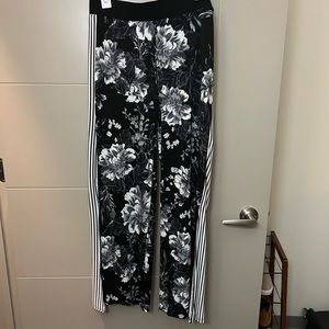 Flowy Floral Black Pant